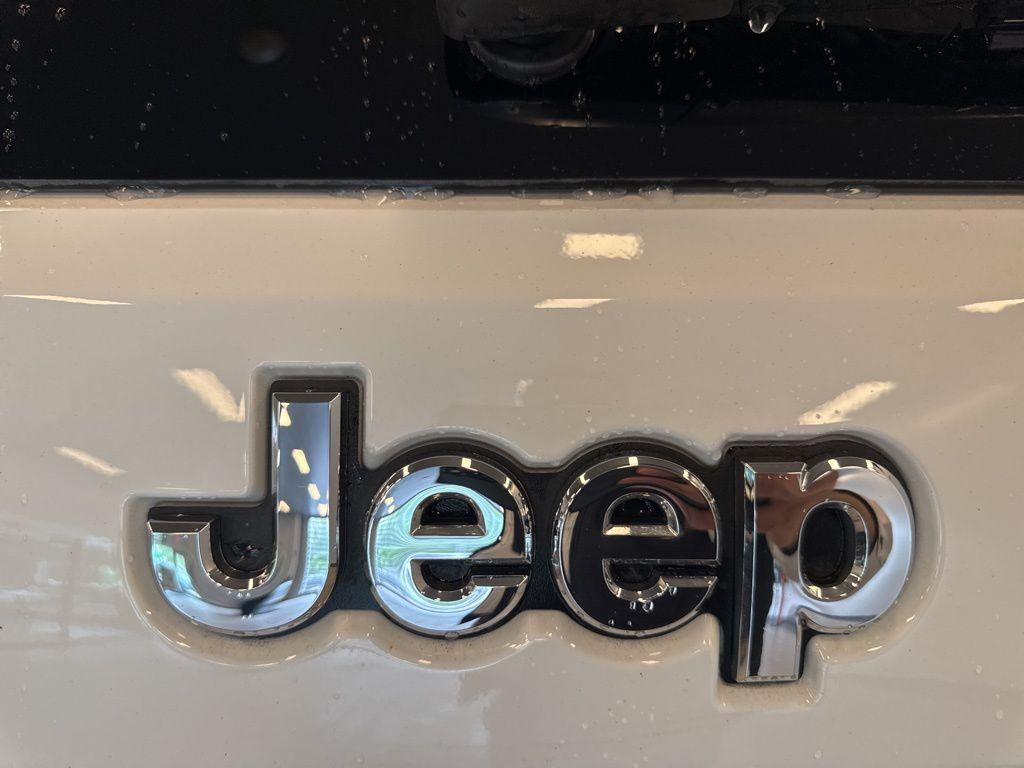 used 2022 Jeep Grand Cherokee WK car, priced at $26,695