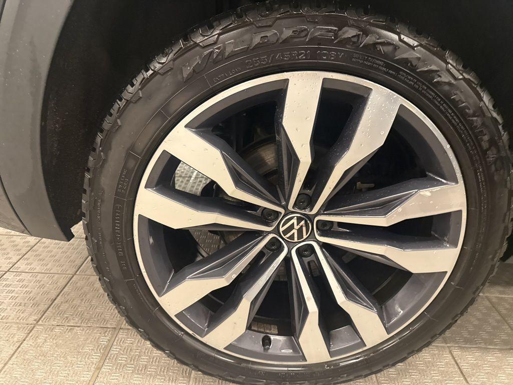 used 2022 Volkswagen Atlas car, priced at $29,995