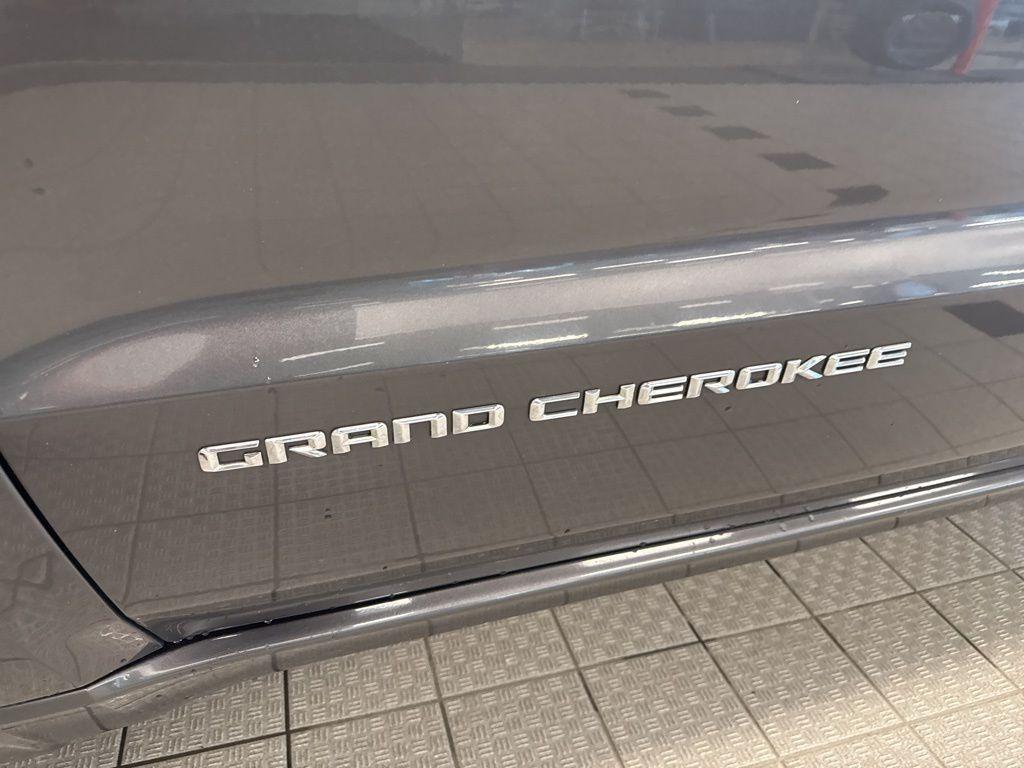 used 2015 Jeep Grand Cherokee car, priced at $13,995