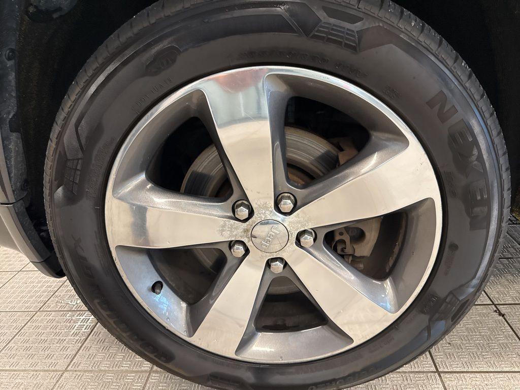 used 2015 Jeep Grand Cherokee car, priced at $13,995