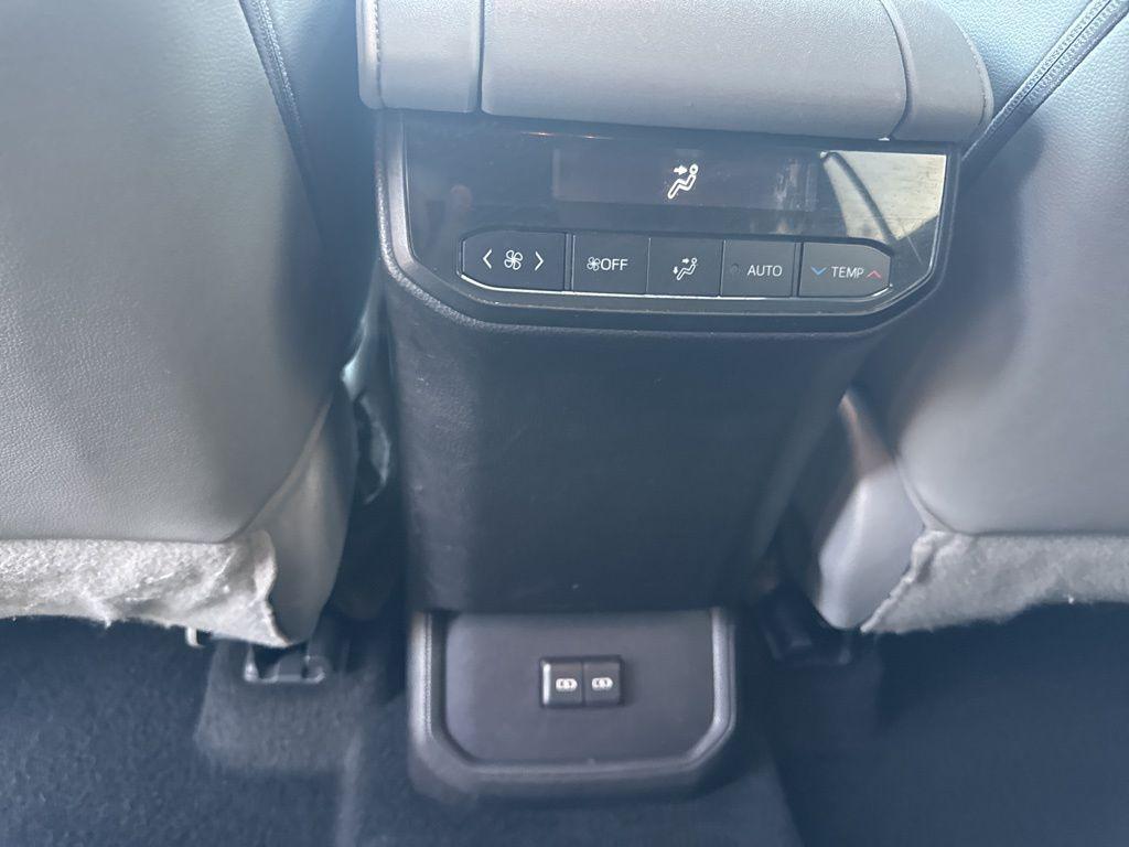 used 2022 Toyota Highlander car, priced at $33,995