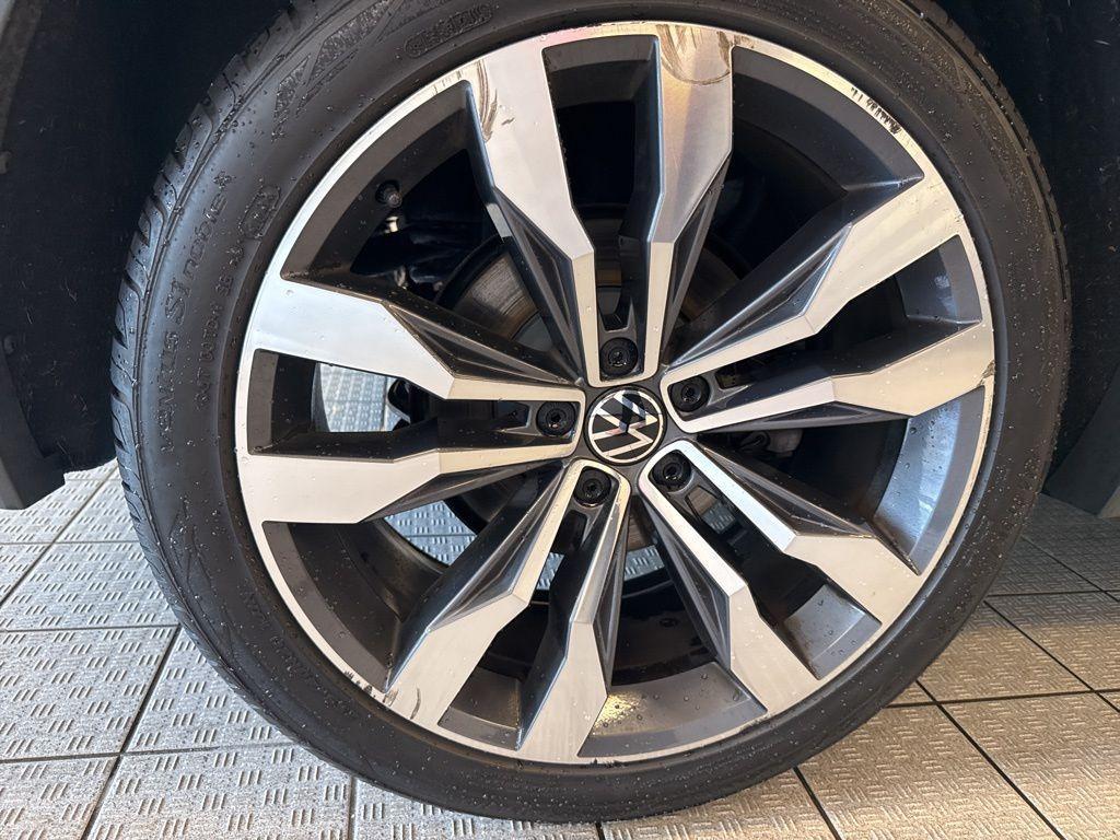 used 2022 Volkswagen Tiguan car, priced at $23,995