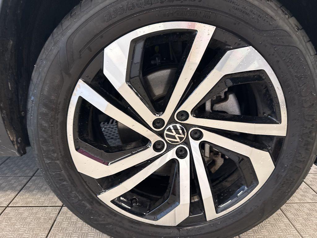 used 2023 Volkswagen Atlas Cross Sport car, priced at $31,990