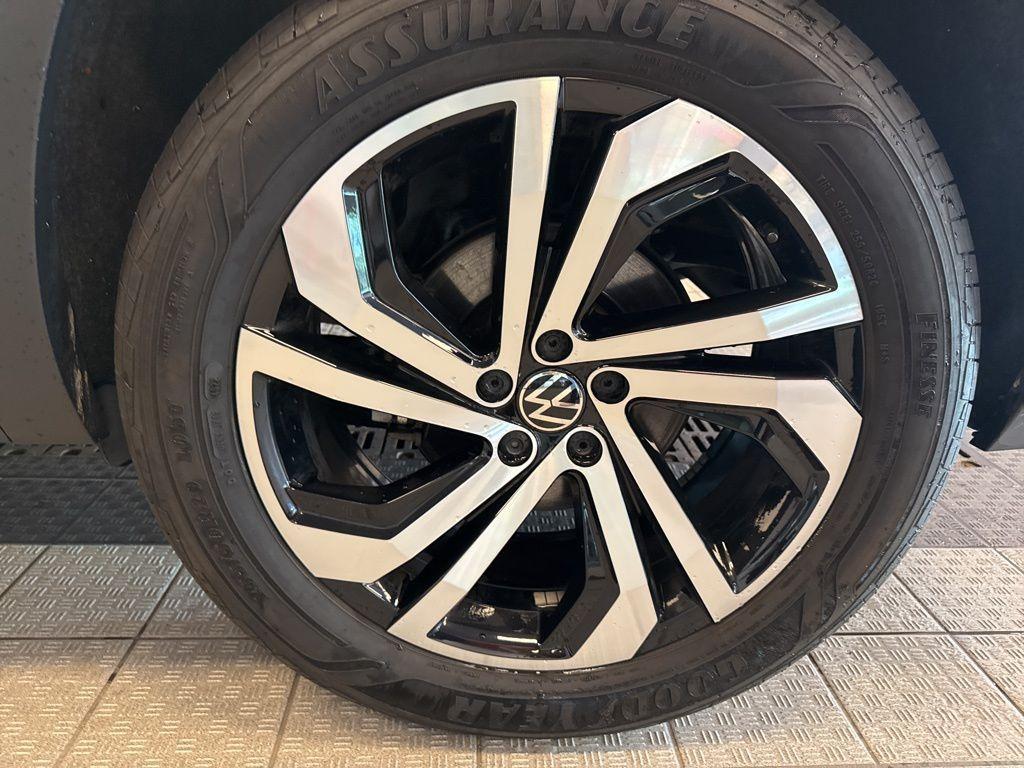 used 2023 Volkswagen Atlas Cross Sport car, priced at $31,990