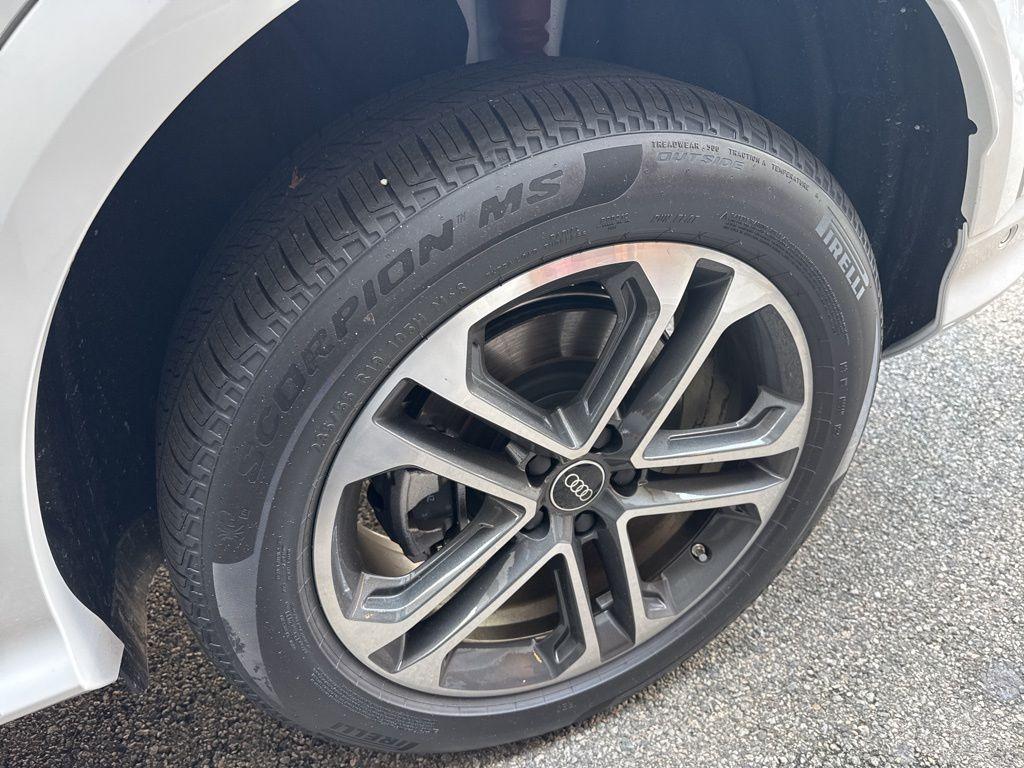 new 2025 Audi Q5 car, priced at $53,689