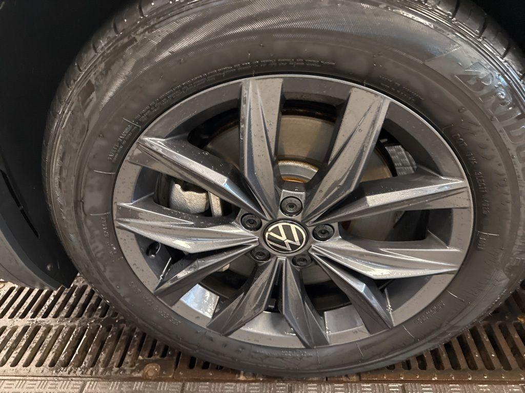 used 2024 Volkswagen Tiguan car, priced at $31,274
