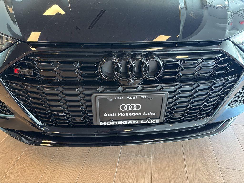new 2025 Audi RS 6 Avant car, priced at $139,640