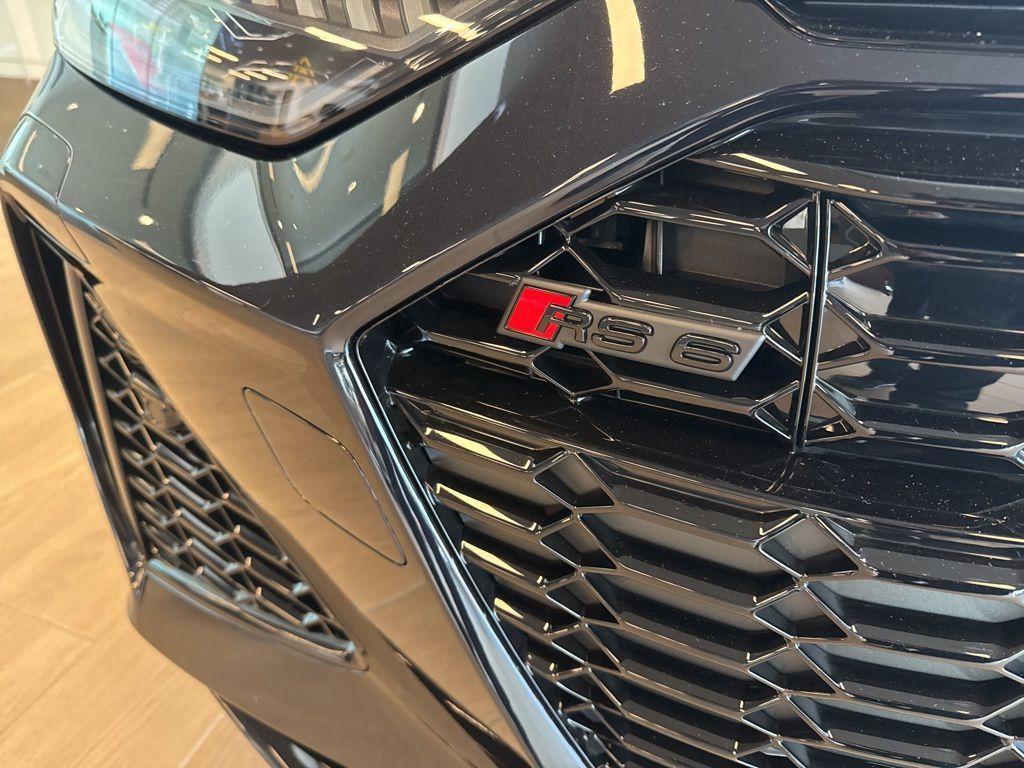 new 2025 Audi RS 6 Avant car, priced at $139,640