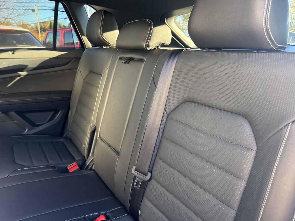 used 2025 Volkswagen Atlas Cross Sport car, priced at $43,532