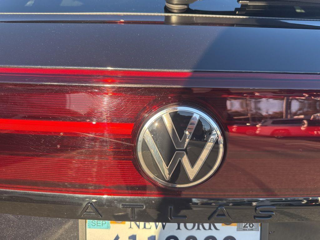 used 2025 Volkswagen Atlas Cross Sport car, priced at $43,532