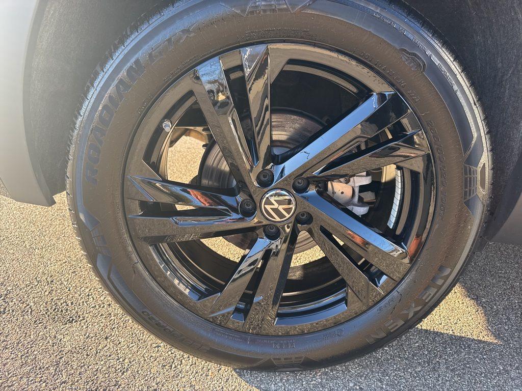 used 2025 Volkswagen Atlas Cross Sport car, priced at $43,532