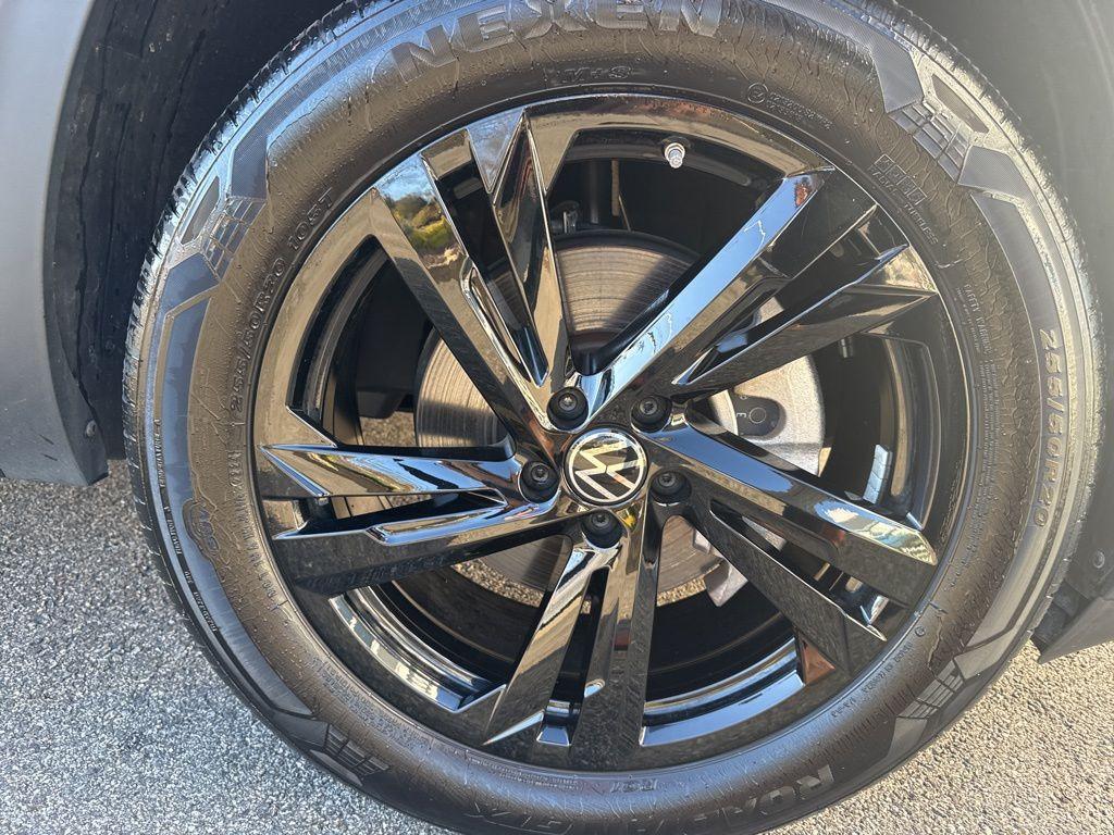 used 2025 Volkswagen Atlas Cross Sport car, priced at $43,532