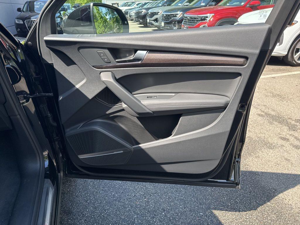 new 2025 Audi Q5 car, priced at $64,985