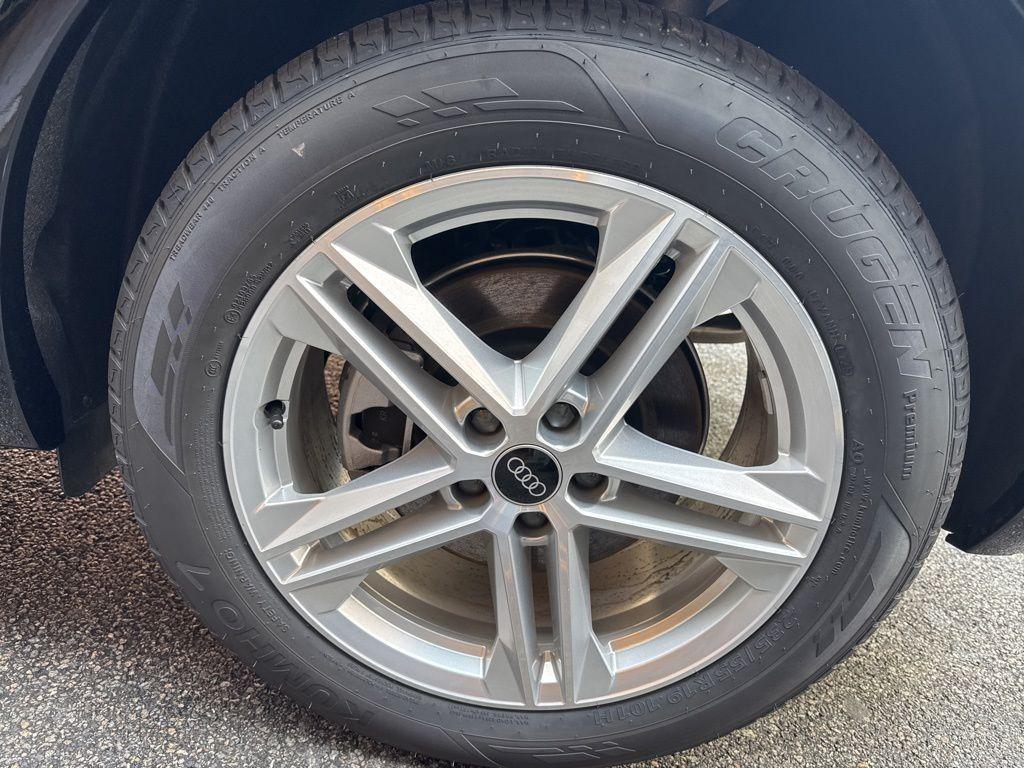 new 2025 Audi Q5 car, priced at $64,985