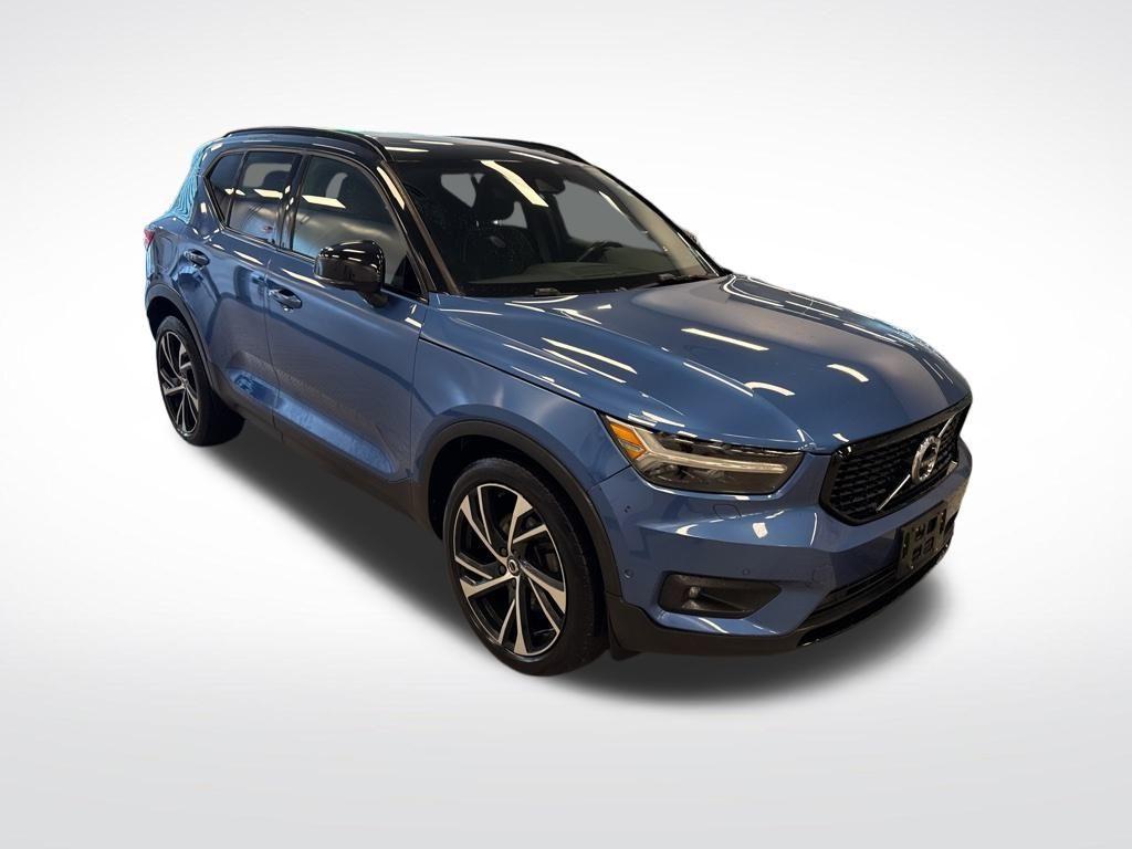 used 2020 Volvo XC40 car, priced at $26,495