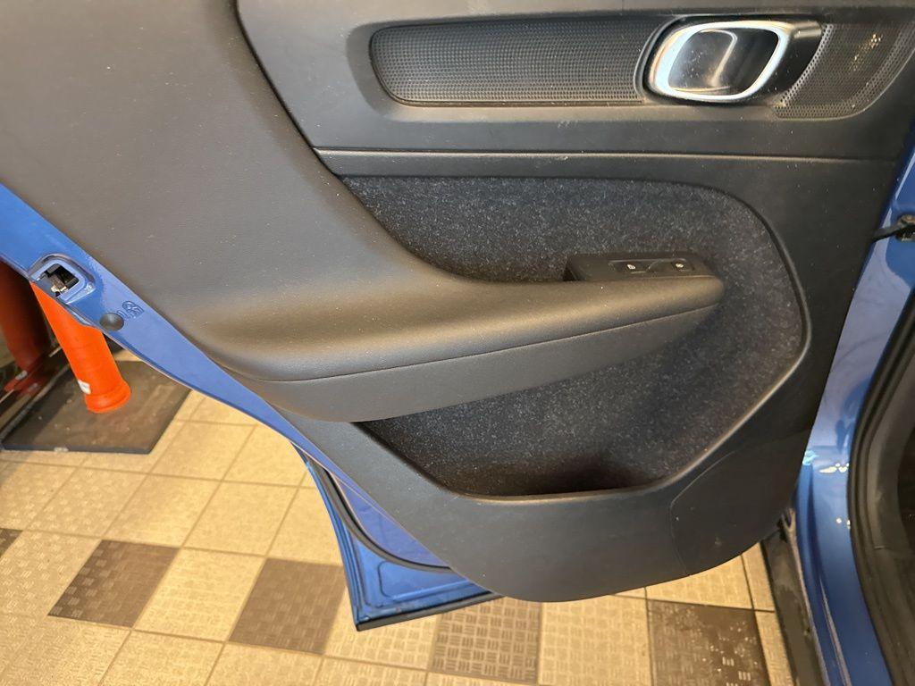 used 2020 Volvo XC40 car, priced at $26,495