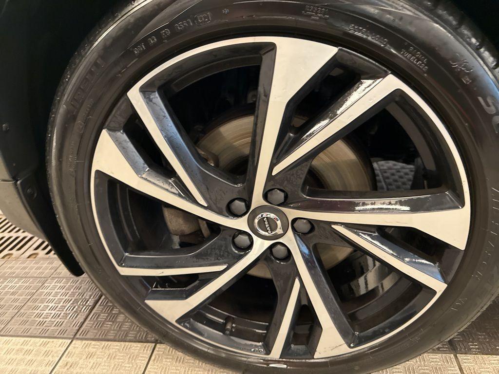 used 2020 Volvo XC40 car, priced at $26,495