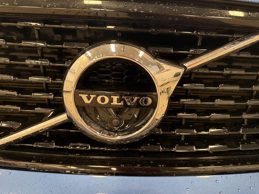 used 2020 Volvo XC40 car, priced at $26,495
