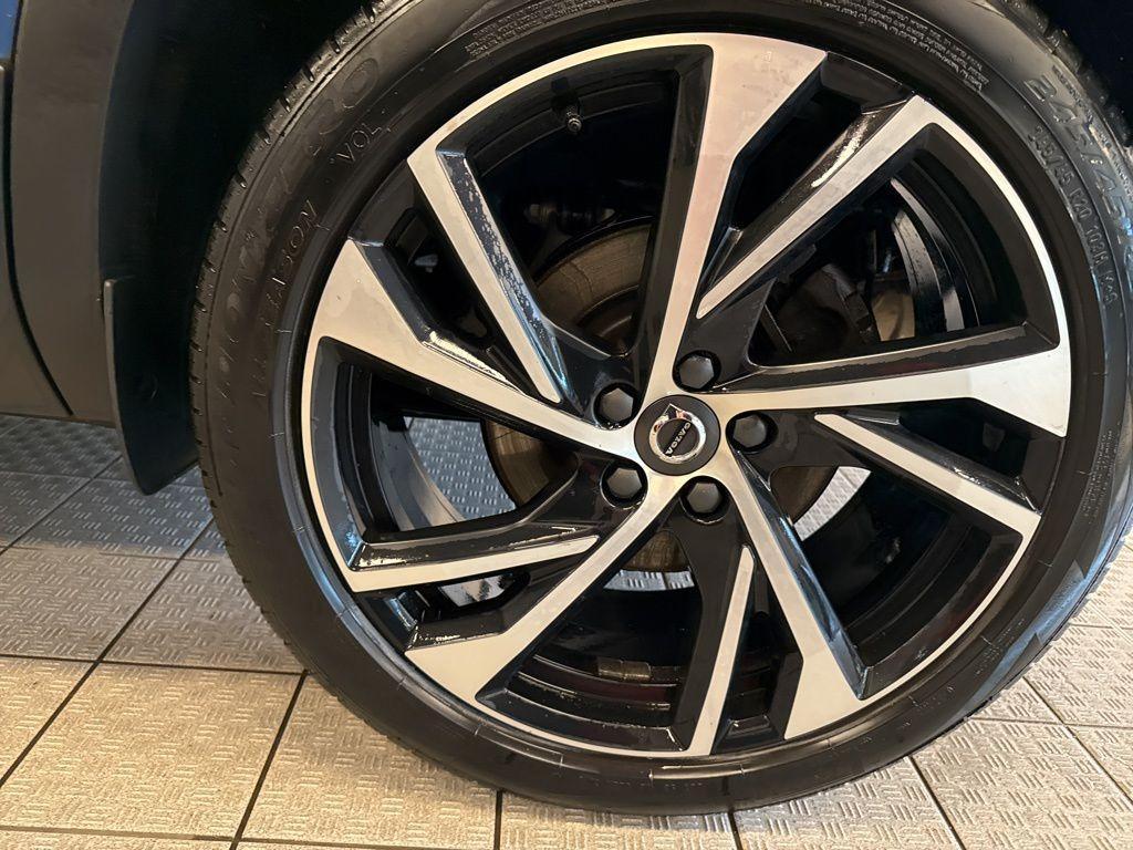used 2020 Volvo XC40 car, priced at $26,495