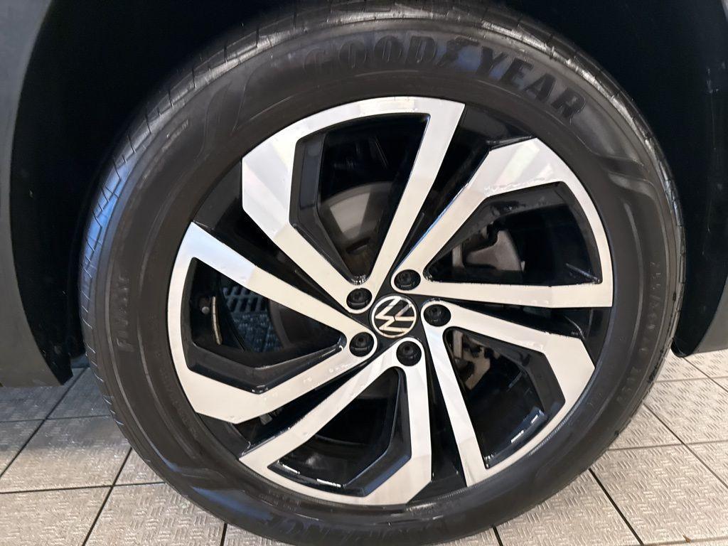 used 2023 Volkswagen Atlas car, priced at $32,499