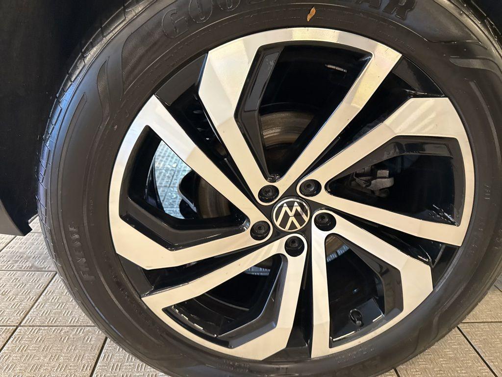 used 2023 Volkswagen Atlas car, priced at $32,499