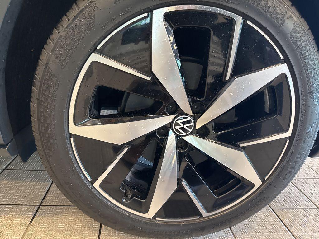 used 2023 Volkswagen ID.4 car, priced at $22,900