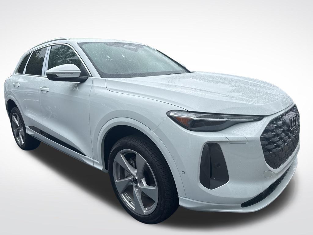 new 2025 Audi Q5 car, priced at $61,430