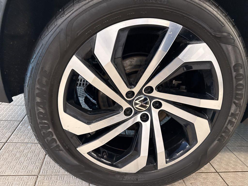 used 2021 Volkswagen Atlas car, priced at $24,995