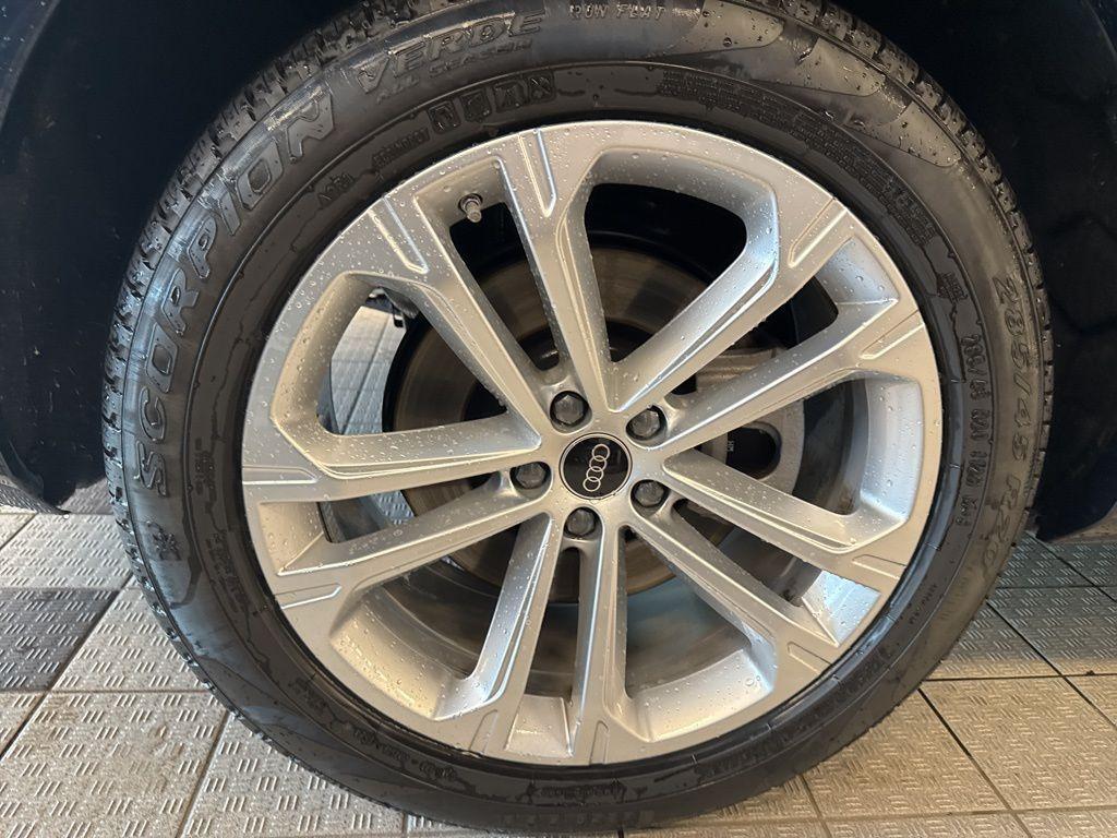 used 2025 Audi Q7 car, priced at $56,995