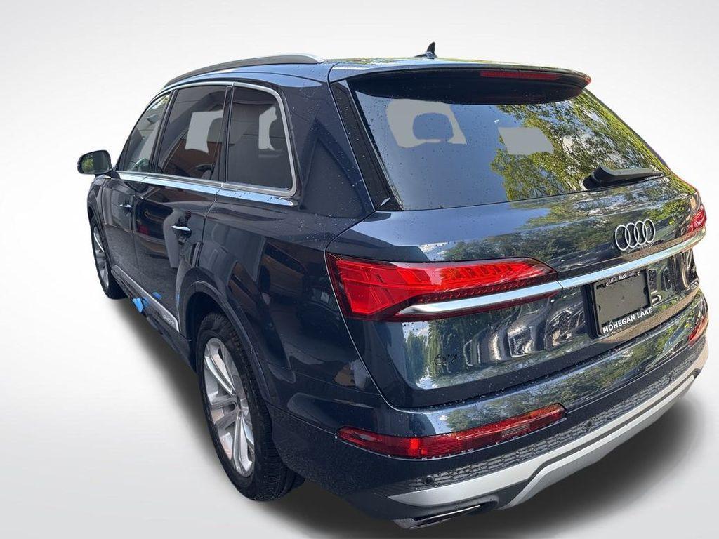 new 2025 Audi Q7 car, priced at $69,085