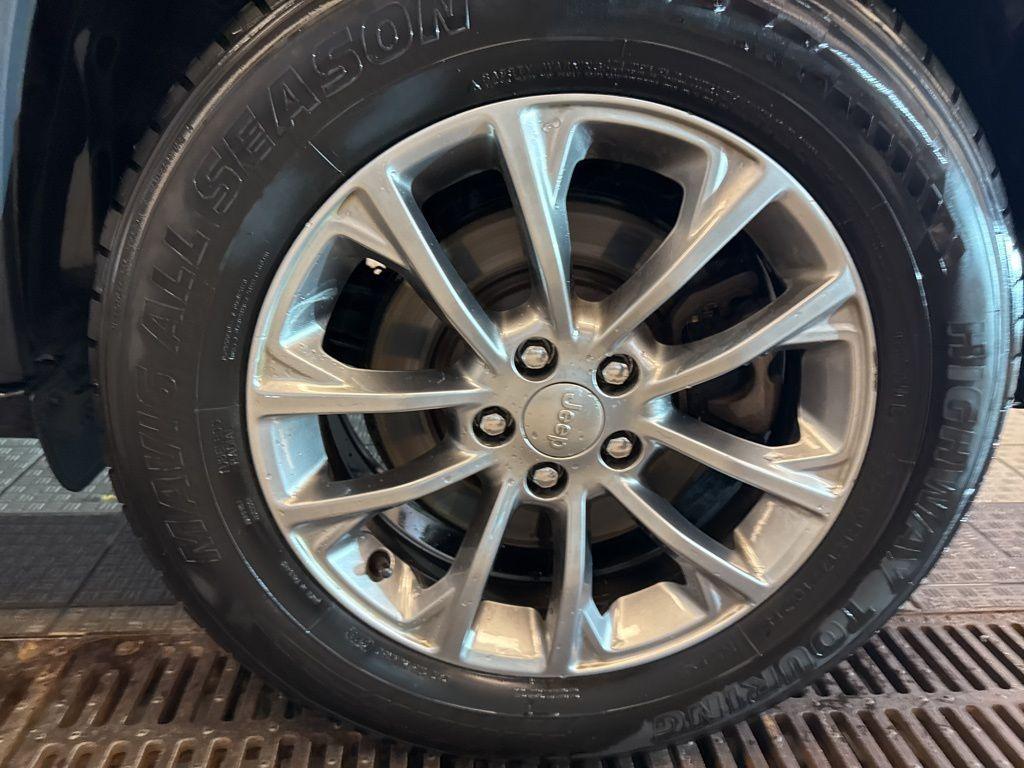 used 2020 Jeep Cherokee car, priced at $18,027