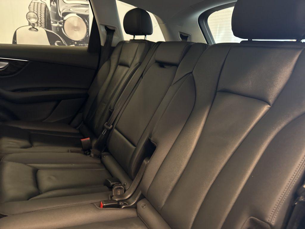 used 2021 Audi Q7 car, priced at $28,299