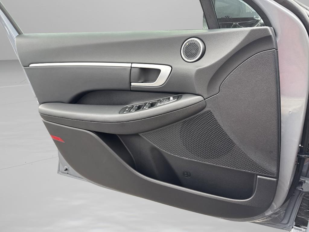 new 2025 Hyundai Sonata Hybrid car, priced at $30,932