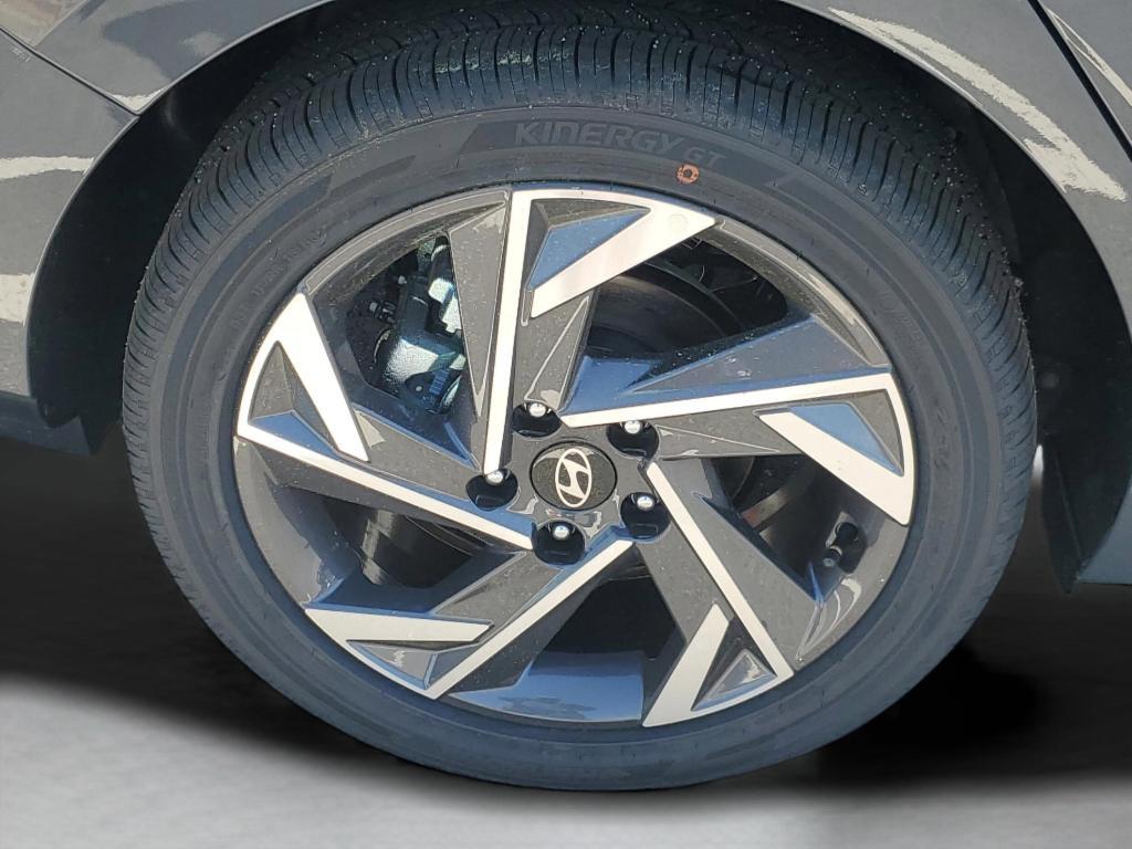 new 2025 Hyundai Elantra car, priced at $25,625