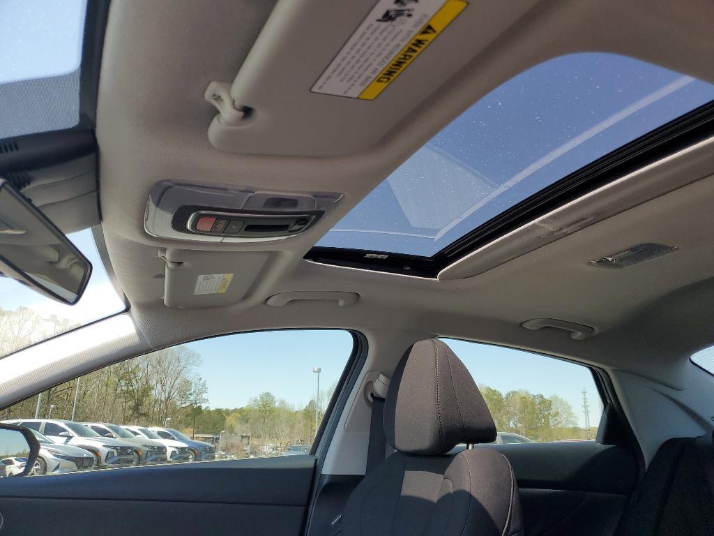 new 2025 Hyundai Elantra car, priced at $25,625