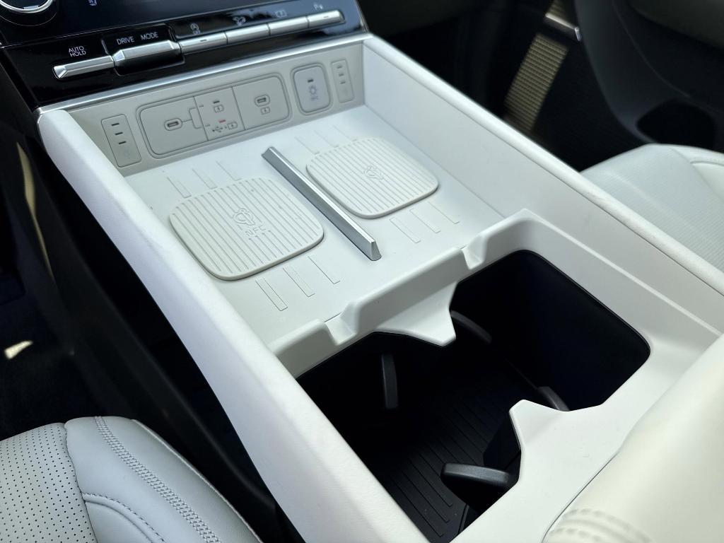used 2025 Hyundai Santa Fe car, priced at $40,900