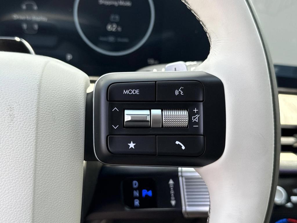 used 2025 Hyundai Santa Fe car, priced at $40,900