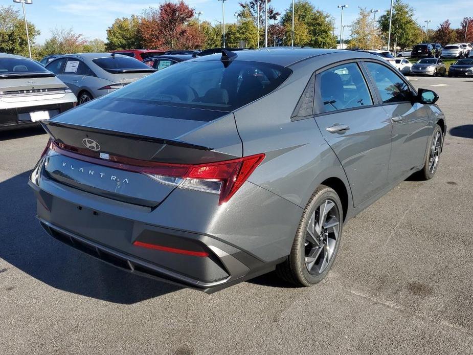 new 2025 Hyundai Elantra car, priced at $23,660