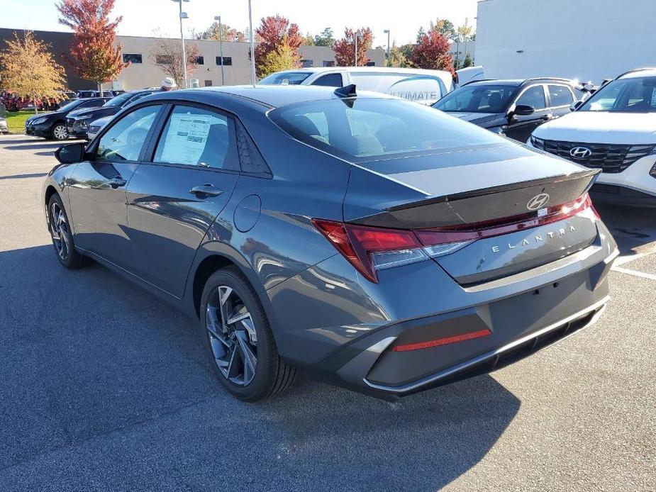 new 2025 Hyundai Elantra car, priced at $23,660