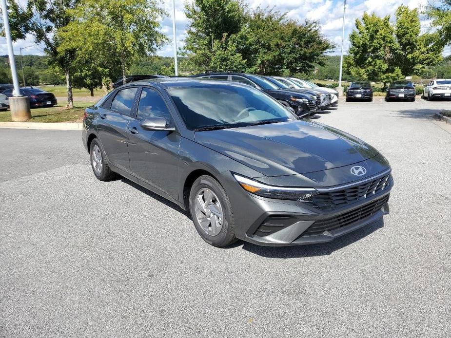 new 2025 Hyundai Elantra car, priced at $23,070