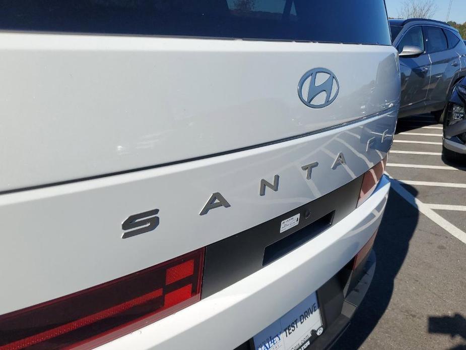 new 2025 Hyundai Santa Fe HEV car, priced at $41,490