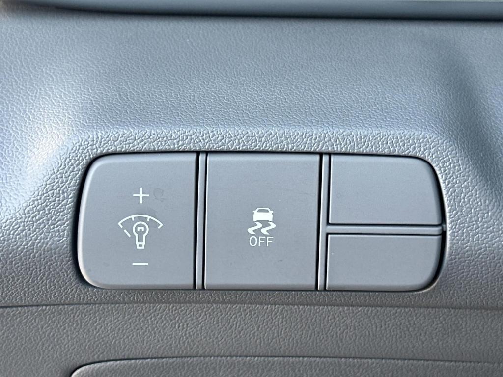 new 2025 Hyundai Elantra car, priced at $24,256
