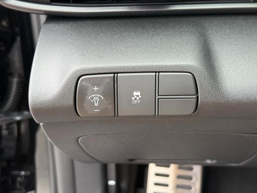 new 2025 Hyundai Elantra car, priced at $23,126