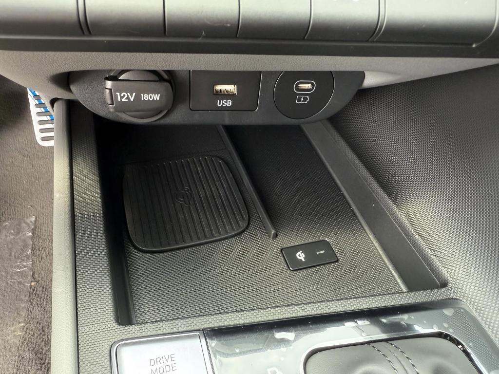 new 2025 Hyundai Elantra car, priced at $23,673