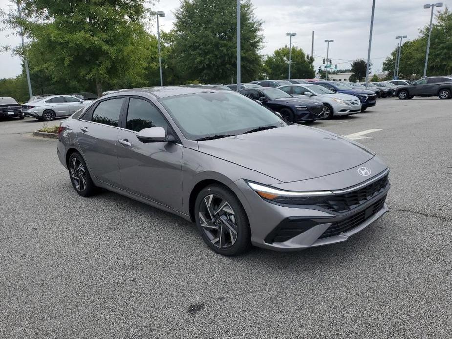 new 2024 Hyundai Elantra car, priced at $27,530