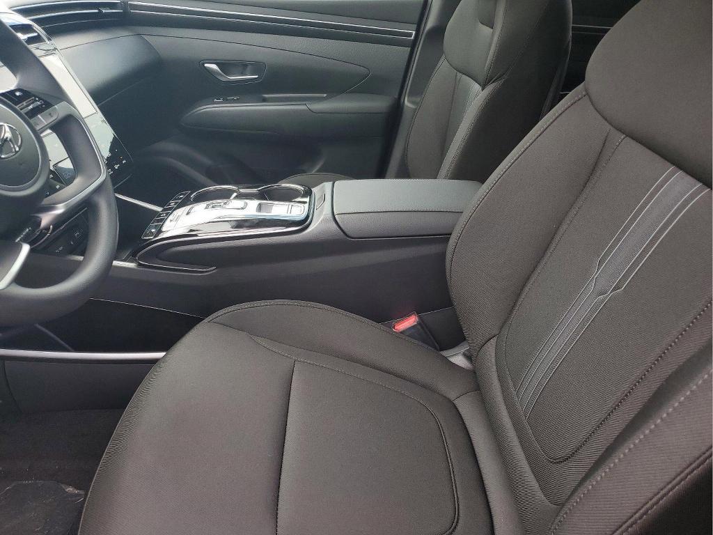 new 2024 Hyundai TUCSON Hybrid car, priced at $32,021