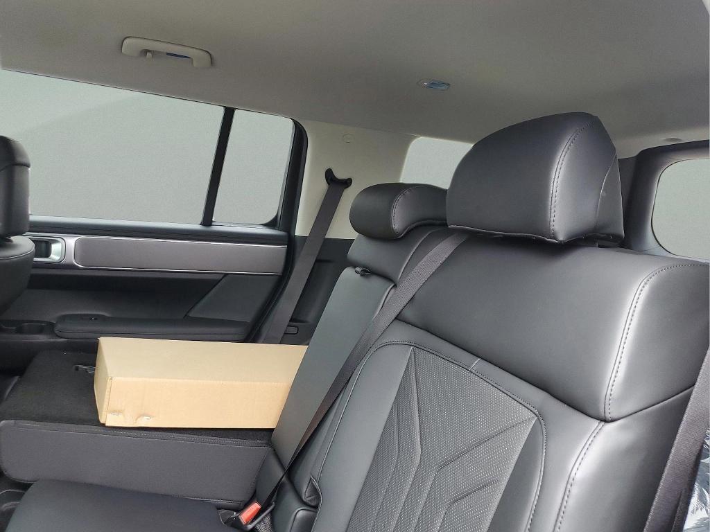 new 2025 Hyundai Santa Fe car, priced at $35,511