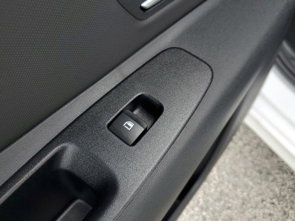 new 2025 Hyundai Elantra car, priced at $25,774