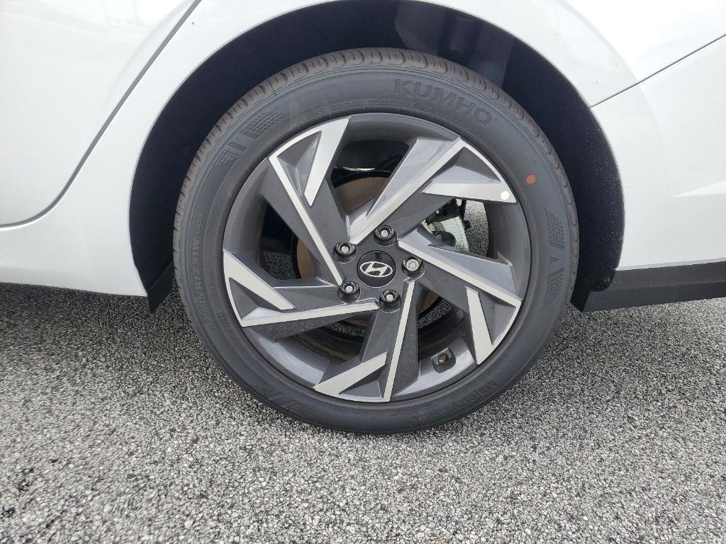new 2025 Hyundai Elantra car, priced at $25,774