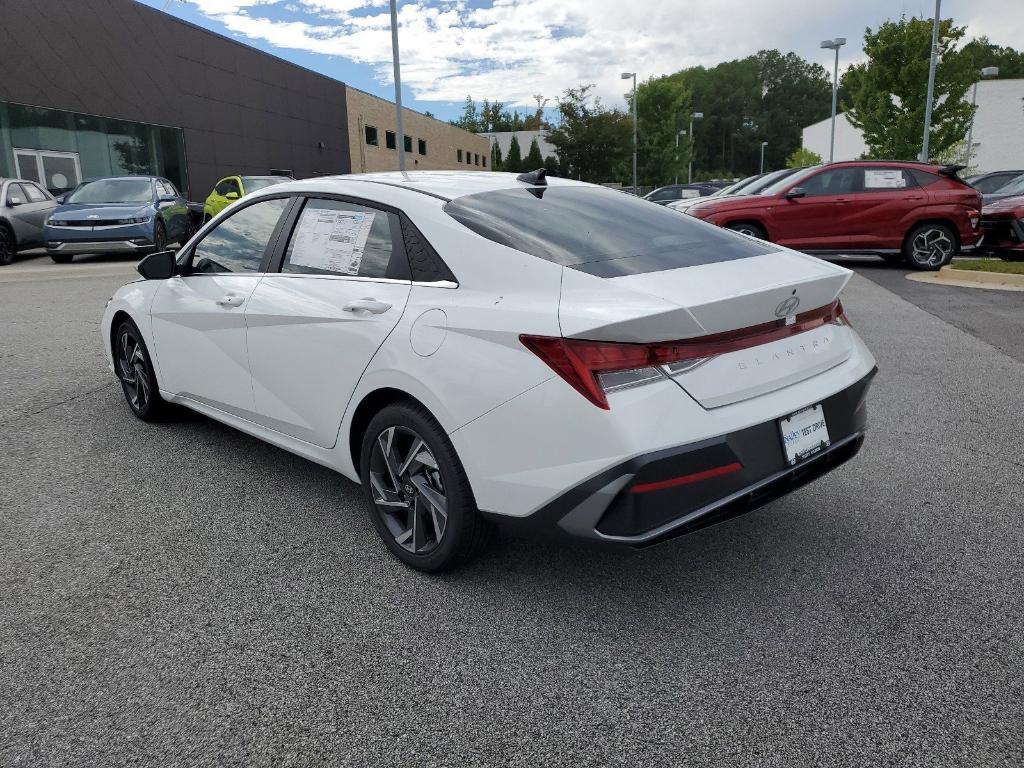 new 2025 Hyundai Elantra car, priced at $26,725